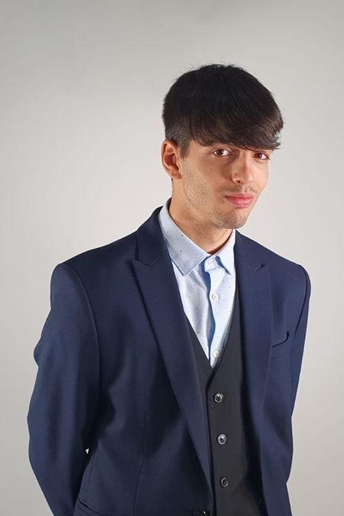 Alejandro Ranero as Voz