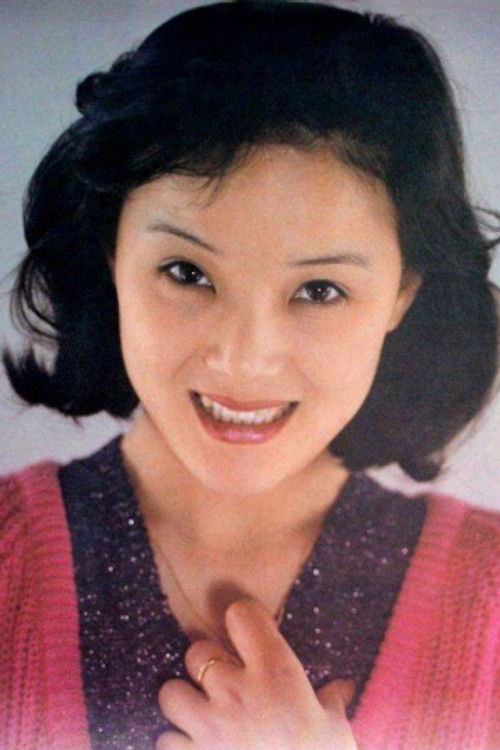 Qi Zhang as Young women
