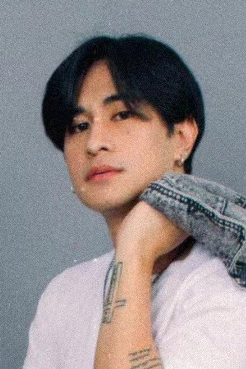 Martin Luigie Venegas as Alistair Ravena