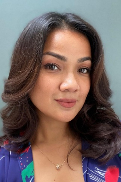Nirina Zubir as Gema's Mother