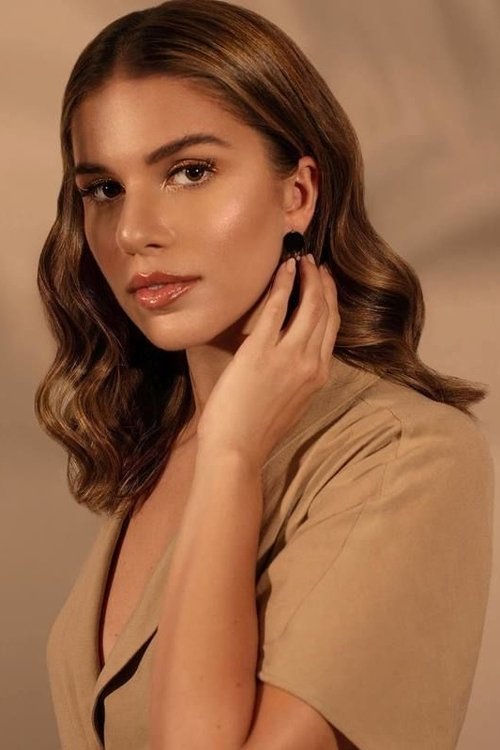 Lara Iskandar as Alexandra