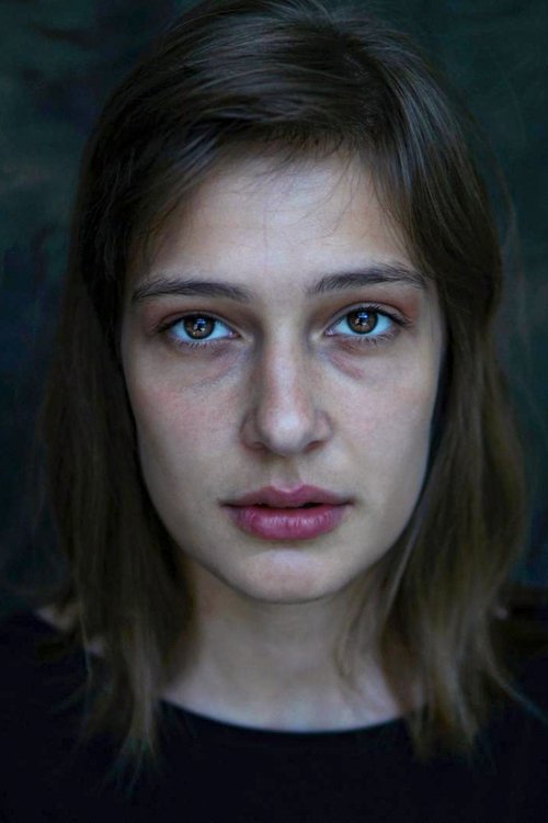 Kristína Spáčová as Júlia