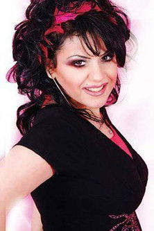 Maggie Matran as السكرتيرة