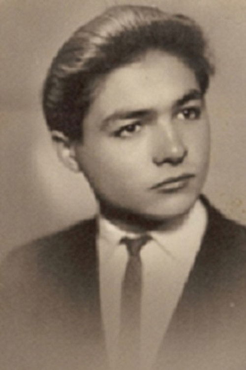 Vasili Davidchuk as Korzinshchikov - correspondent