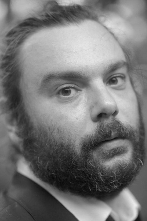 Can Güvenç as Can Demir