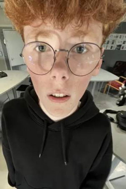 Oscar Gustafsson as Terapeut