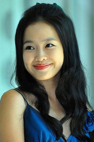 Han Yeo-reum as Young Girl