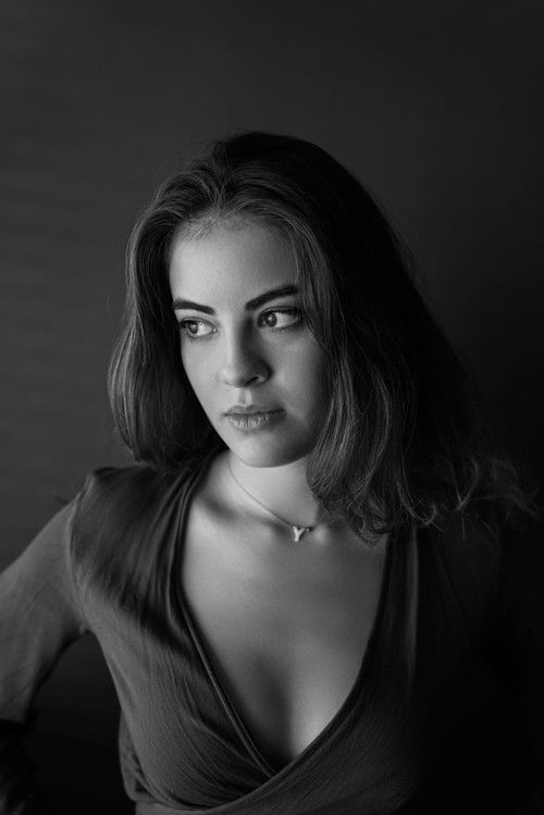 Yağmur Elif Seber as Asiye