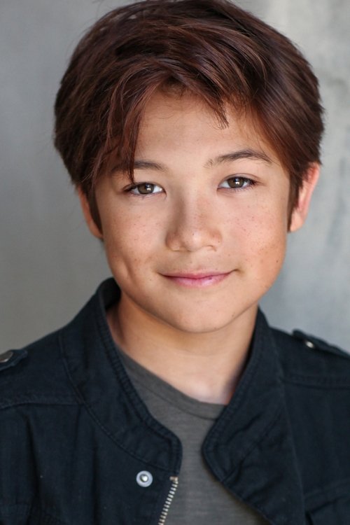 Ezra Dewey as Dylan Jacobs