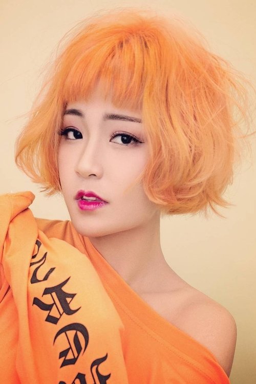 Lu Jiahui as Female Boxer