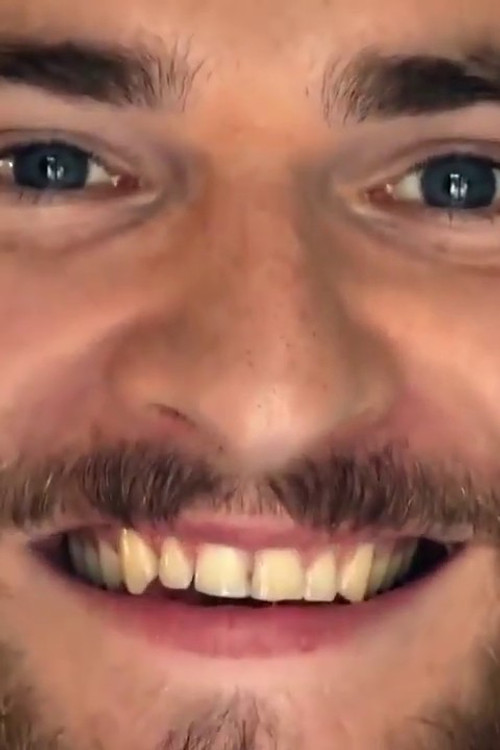 Julien C. as Monsieur Connard