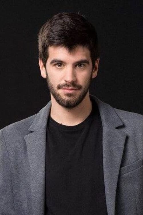 Álvaro Agredano as Mario