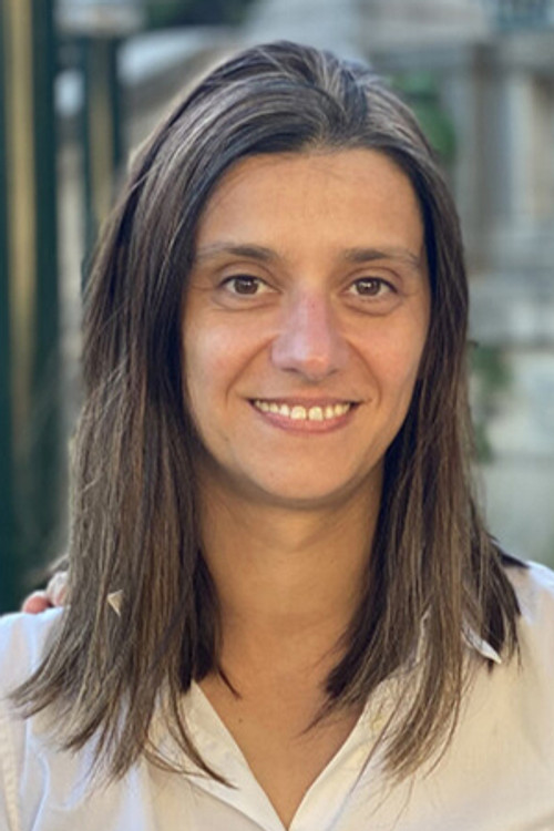 Vesela Kazakova as Ayten