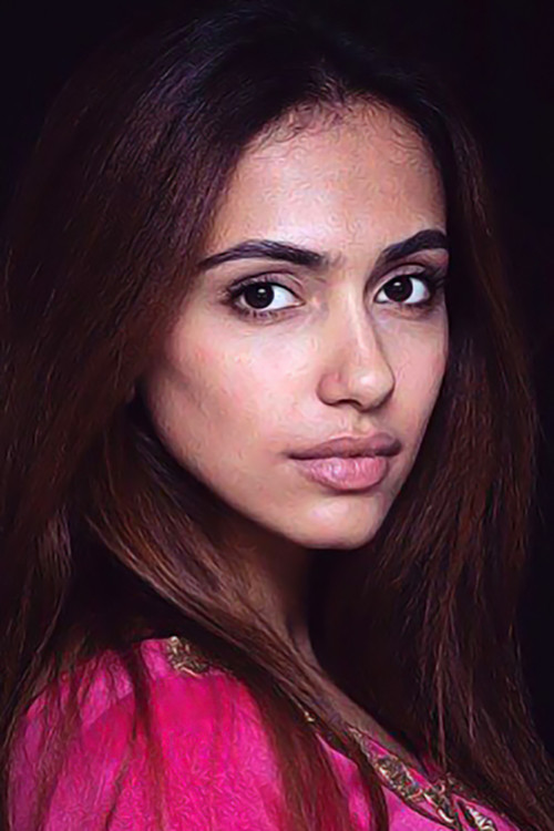 Tessa Vellara as Twins