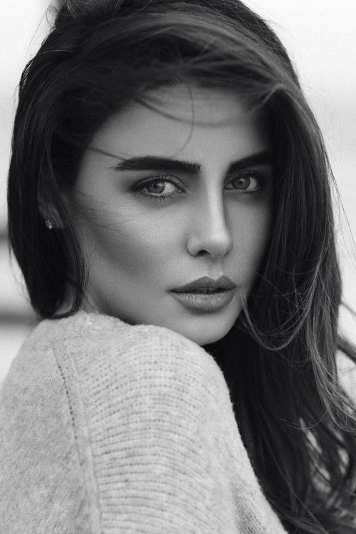 Umnisa Hadjiyeva as Samirə Atakişiyeva