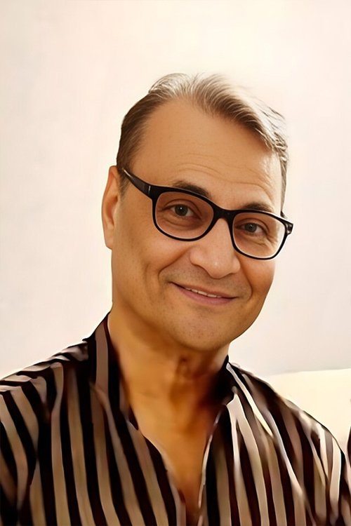 Lilliput (M. M. Faruqui) as Beggar