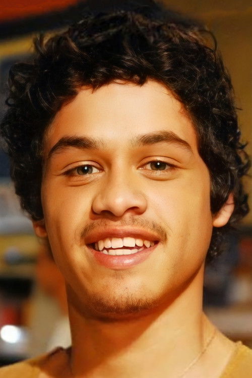 Maxwell Nascimento as Nilson