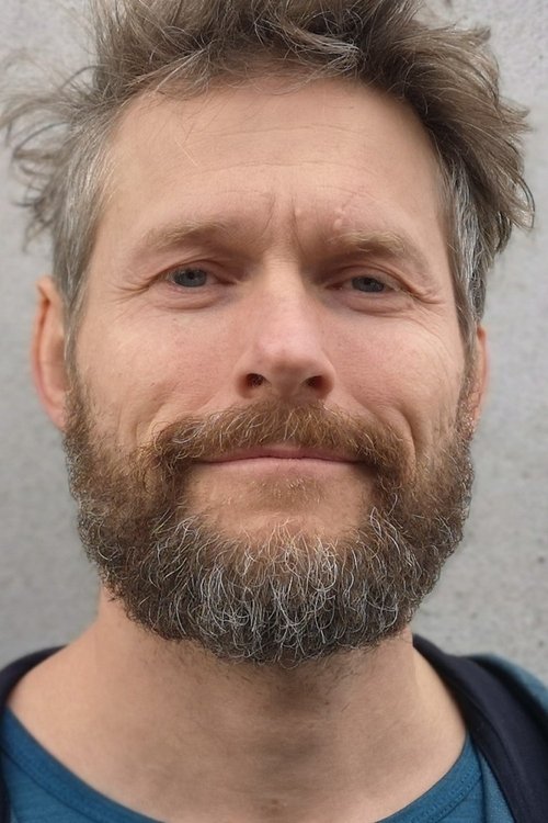 Michael Fabricius Sand as Fængselsbetjent