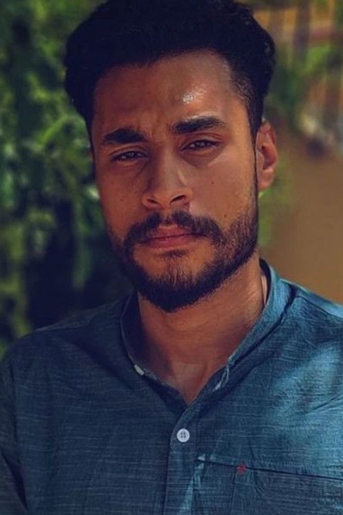 Anas Soliman as مصطفي