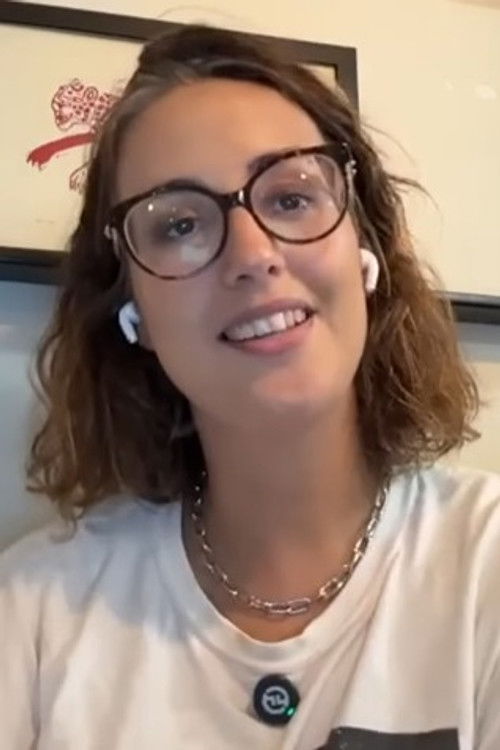 Larissa Martins as Larissa Martins