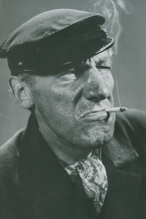 Emil Fjellström as Worker