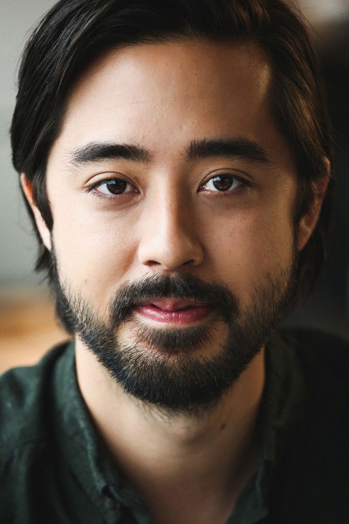Vincent Kim as Vidéaste in house
