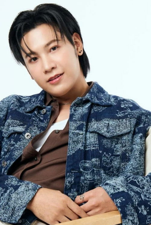 Prachaya Ruangroj as "Jen" Jenkwan Surawatchaya / "Jenny"