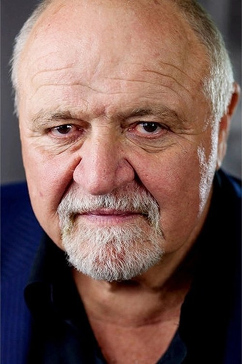 Steve Eastin as Policeman