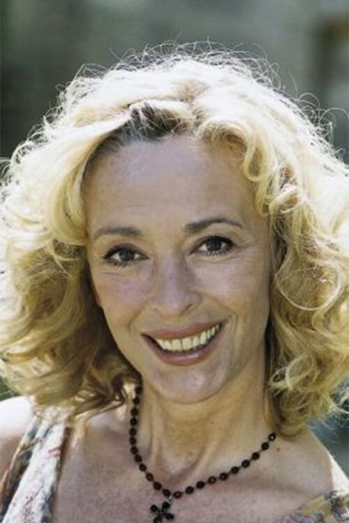 Christine Reinhart as Elizabeth Reeves