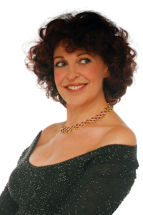 Gabriela Acher as Isabel