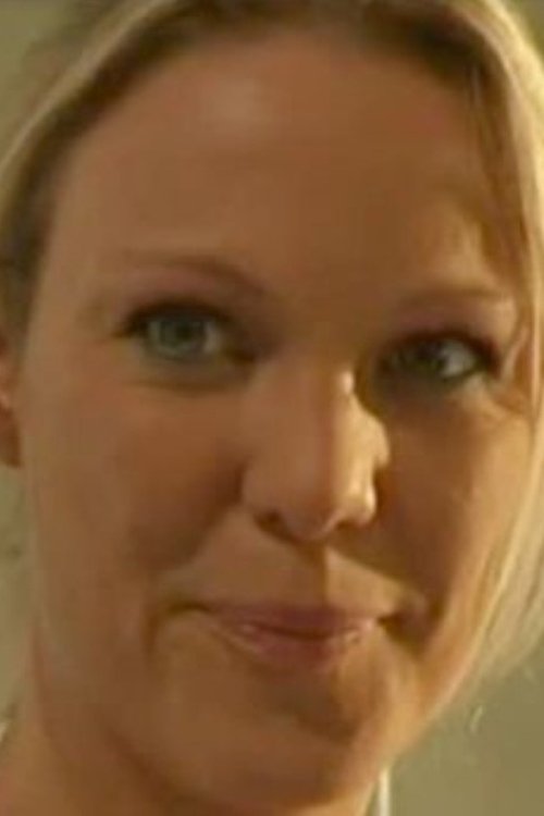 Madeleine Hansson as Grannfruen