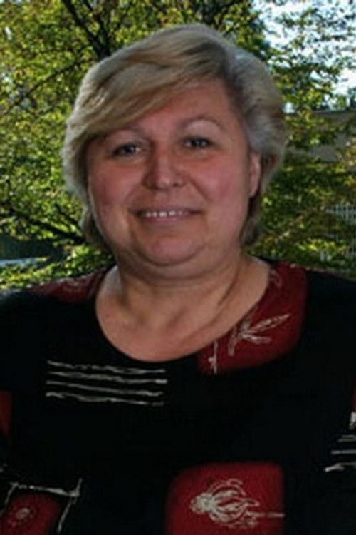 Sylwia Dziedzic as ciotka z festynu