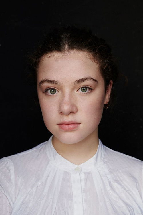 Eva M. Hirschburger as Mila Roth