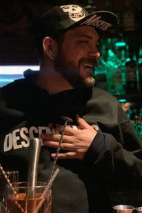 Luis Peralta as Camarero