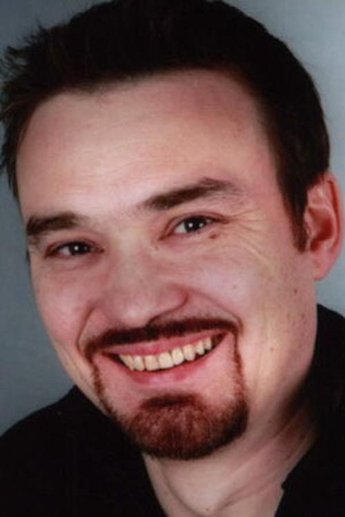 Raoul Ganeev as Harold