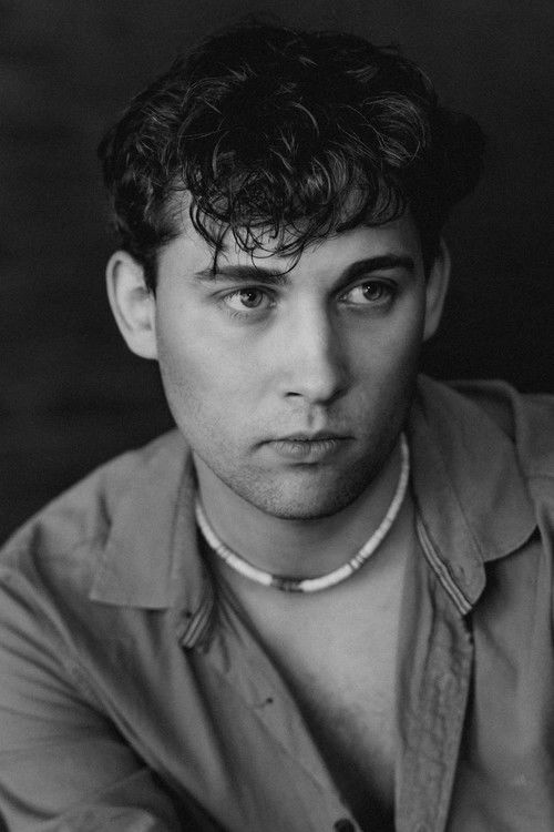 Sebastian Fink as Tom