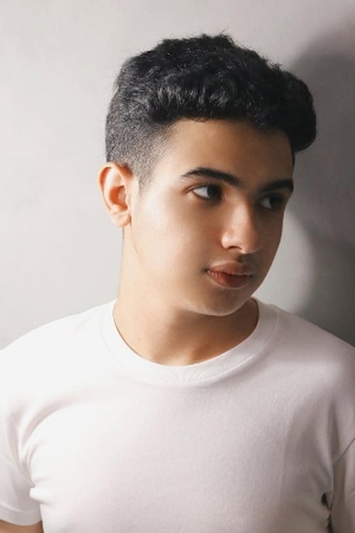 Suheil Fahmi Bisyir as Moe