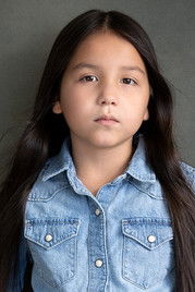 Keris Hope Hill as Winnie