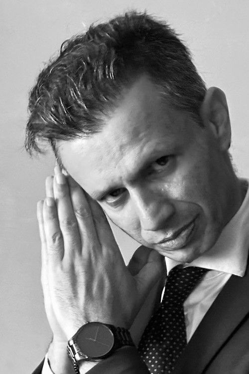 Alberto Trujillo as Eladio