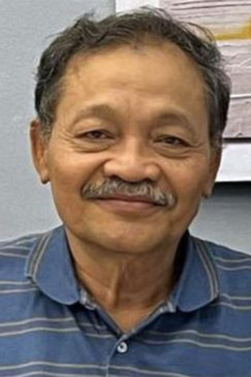 Eeng Saptahadi as Bayu