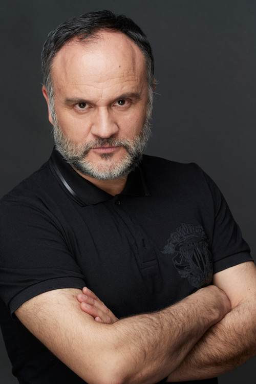 Carlos Cañas as Azorín