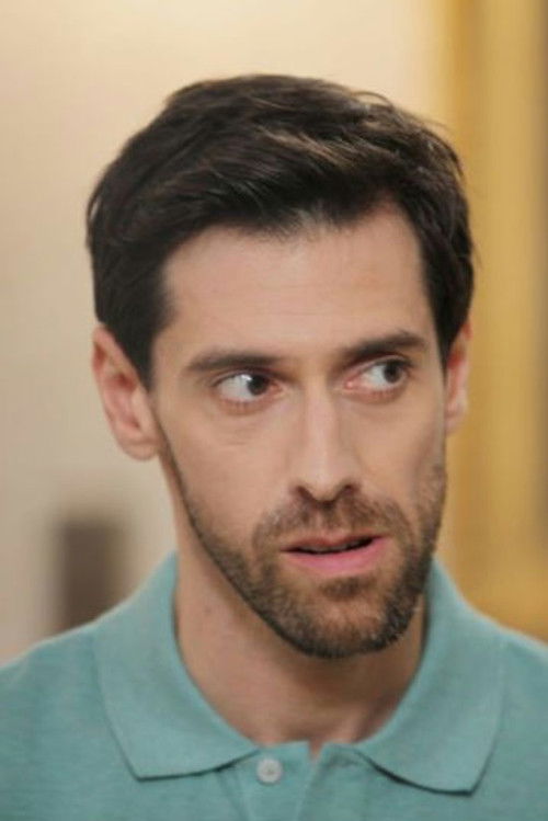 Hervé Quentric as Etienne