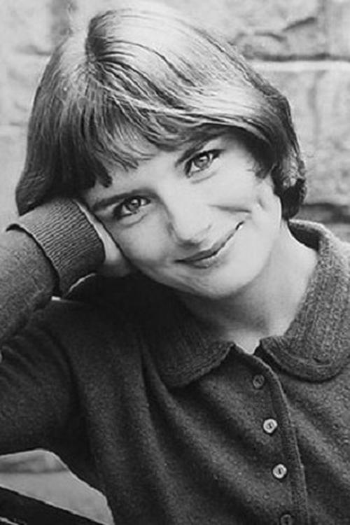 Kelly Jean Peters as Girl in Museum