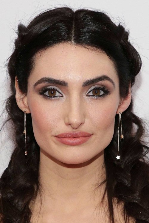 Chloe Catherine Kim as Brooke