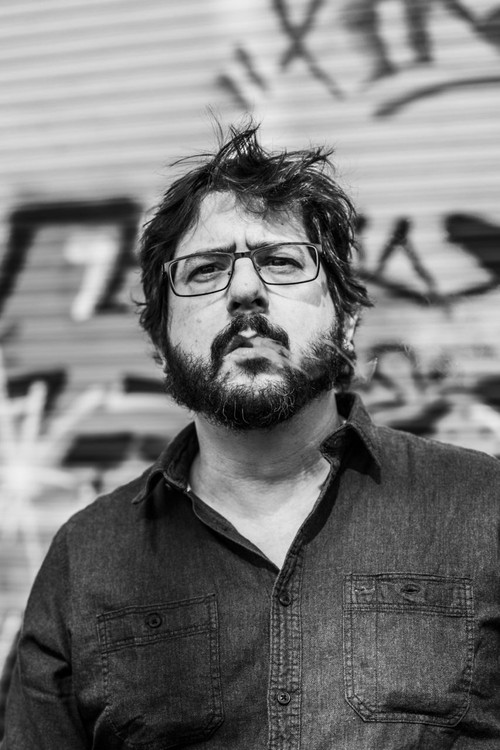 Carlos Atanes as Narrator