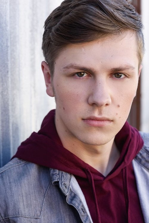 Caleb Barwick as Mikey
