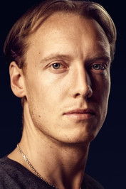 Oskar Bjarke Windfeld as Steffen