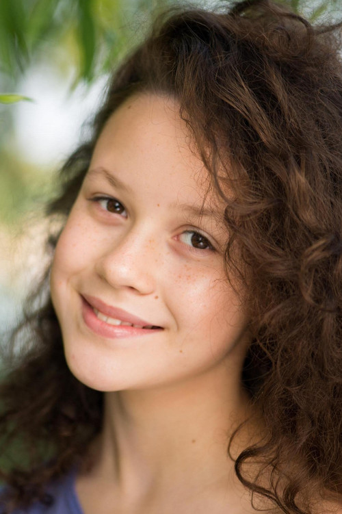 Stehfaniya Zarovnaya as Masha