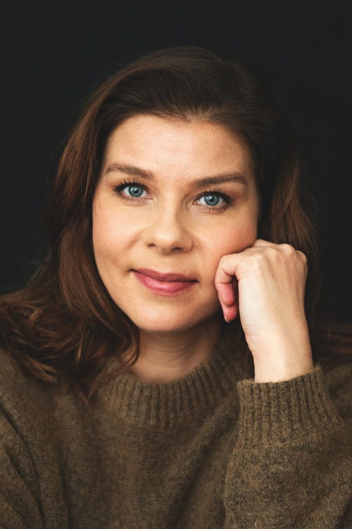 Armi Toivanen as Carla