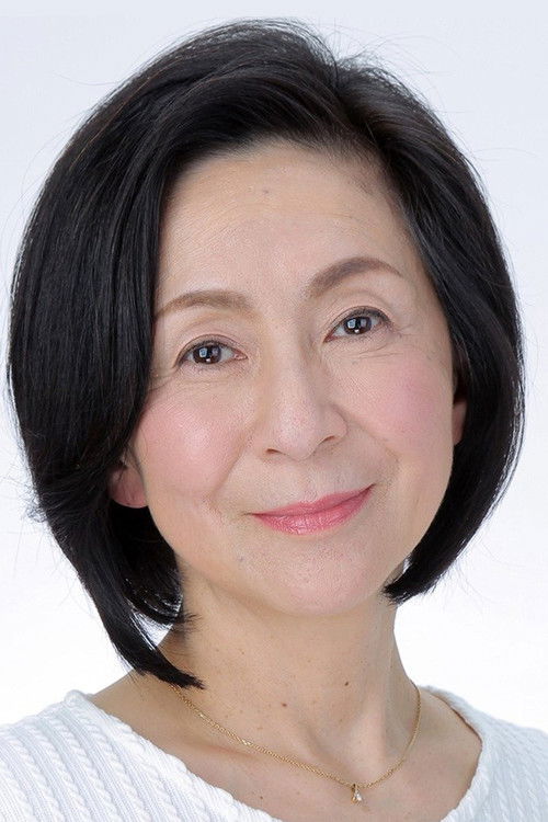 Maki Isonishi as Kyoko Kawata